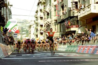 Andrei Tchmil wins on the Via Roma in 1999.